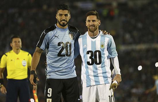 电竞跨界合作新品发布现场