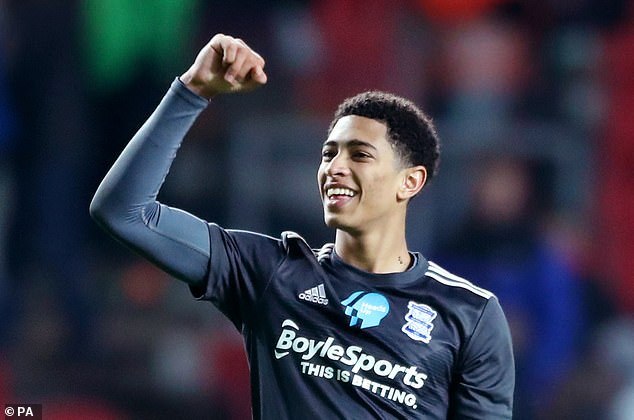 没戏了！场均25+10啊！单换东契奇失败！伤病摧毁，球队彻底抛弃