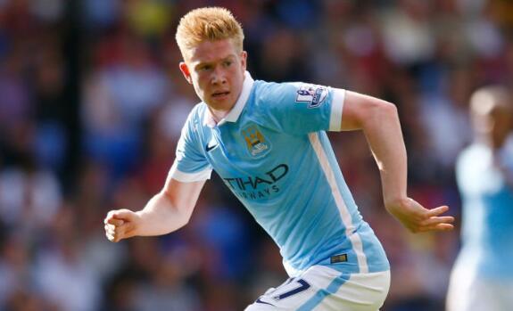 单节18分！库里超远三分惊艳全场，刷新连续三分纪录成里程碑