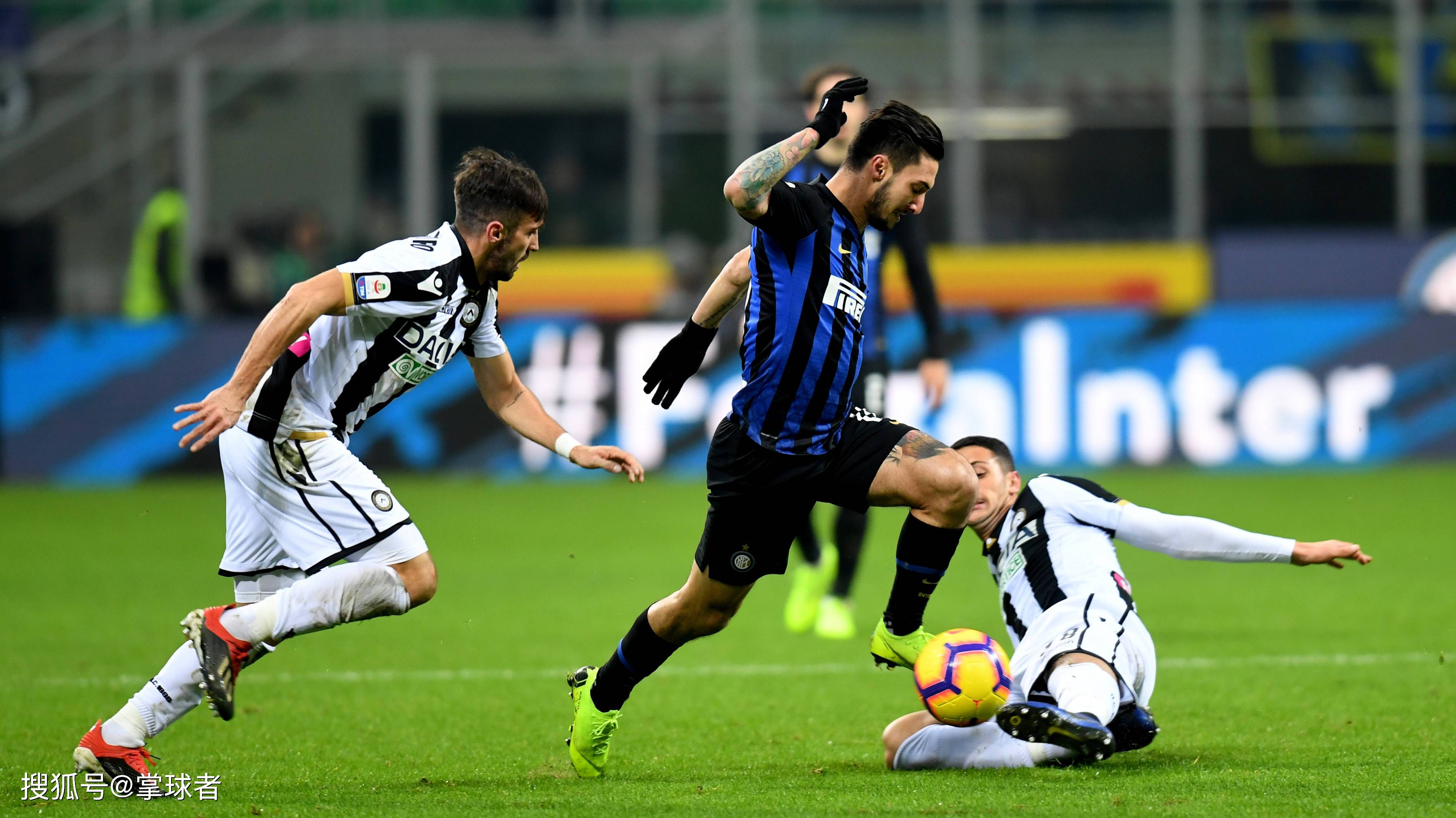 [中超]高准翼头球摆渡 马德鲁加凌空侧钩破门