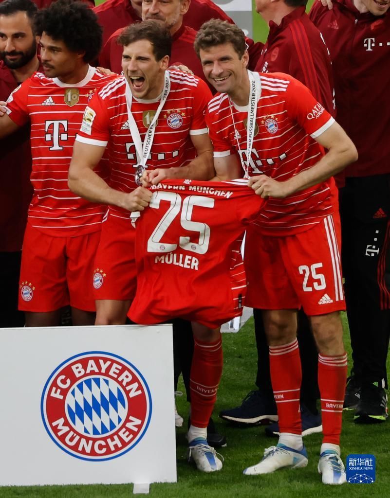 [NBA]乔治分球失误 克尼佩尔断球反击劈扣